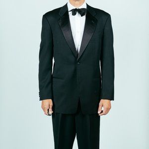 Armani Collezioni Tuxedo 40R with 32x34 trousers